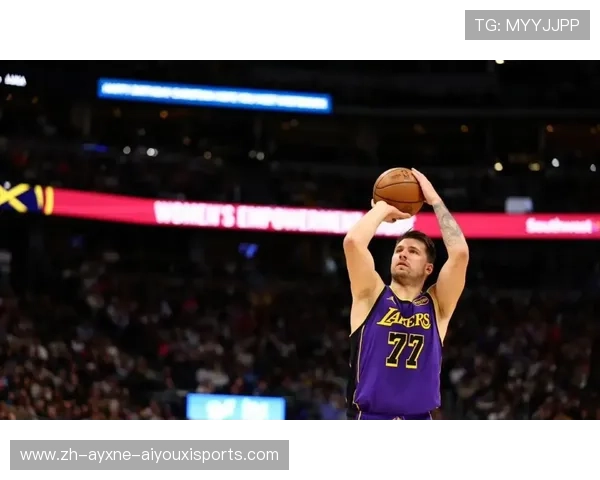 东契奇高难度突破锁定胜局活塞主场力克湖人获连胜 东契奇高难度突破锁定胜局活塞主场力克湖人获连胜